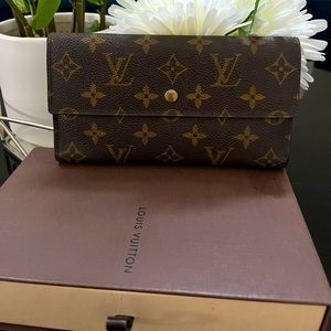 LV Tri-fold Porte Tresor Interntional monogram wallet